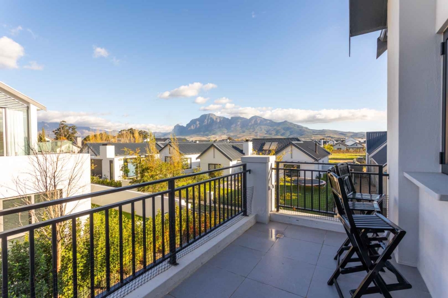 5 Bedroom Property for Sale in Val De Vie Estate Western Cape